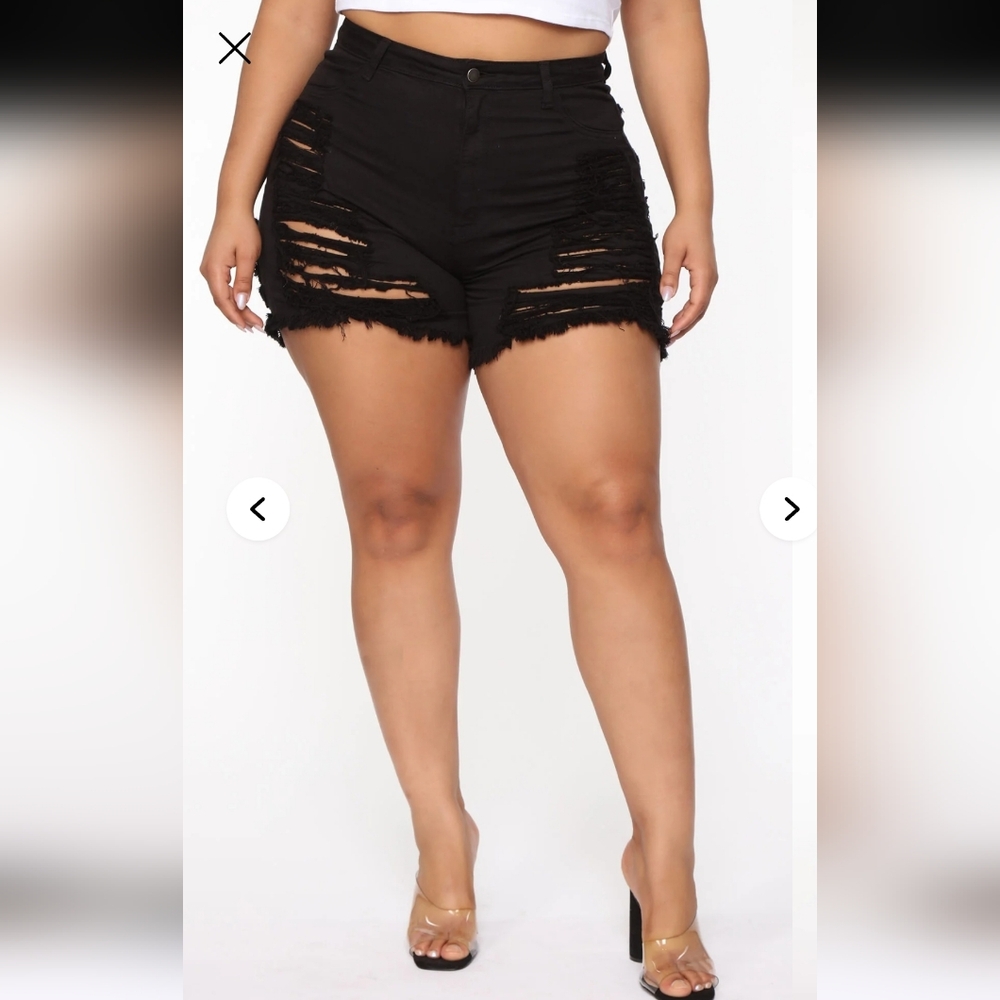 Fashion Nova Women's 2X Black Distressed Jean Shorts